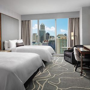 Corner Queen Room